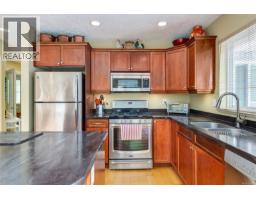 1731 Dar's Pl, Qualicum Beach, BC V9K2S3 Photo 16