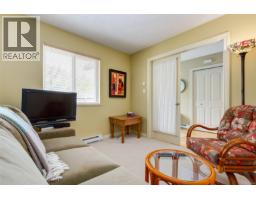 Entrance - 1731 Dar's Pl, Qualicum Beach, BC V9K2S3 Photo 8