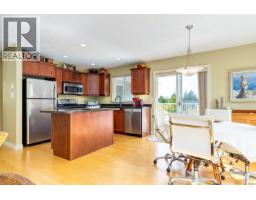 1731 Dar's Pl, Qualicum Beach, BC V9K2S3 Photo 19