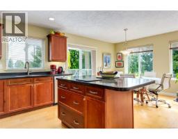 1731 Dar's Pl, Qualicum Beach, BC V9K2S3 Photo 18