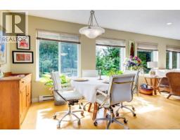 Living room - 1731 Dar's Pl, Qualicum Beach, BC V9K2S3 Photo 13