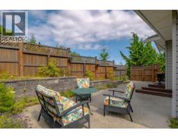 1731 Dar's Pl, Qualicum Beach, BC V9K2S3 Photo 38