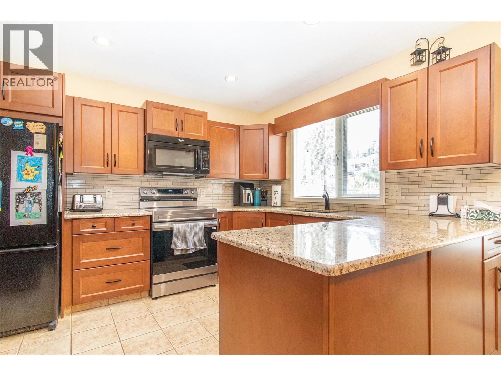 3855 Tillicum Court - 8