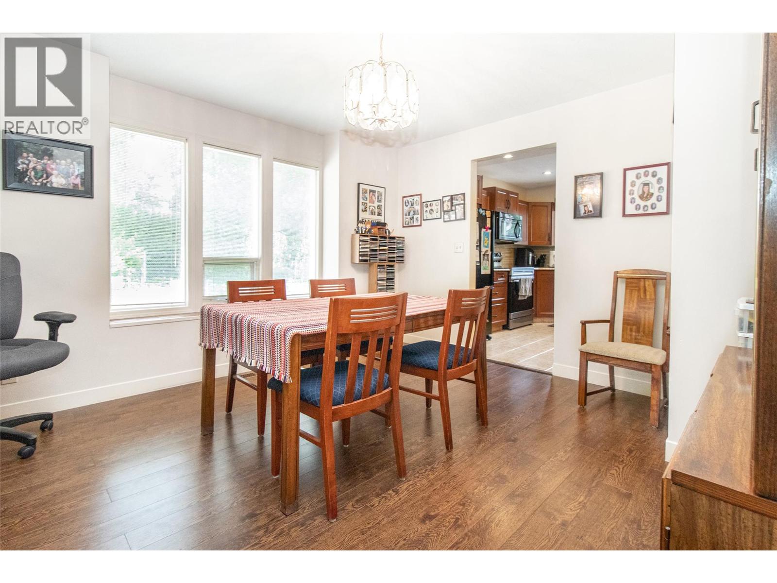 3855 Tillicum Court - 6