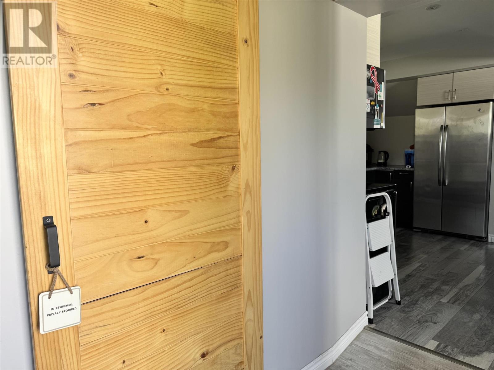 68 Lansdowne ST S - 12