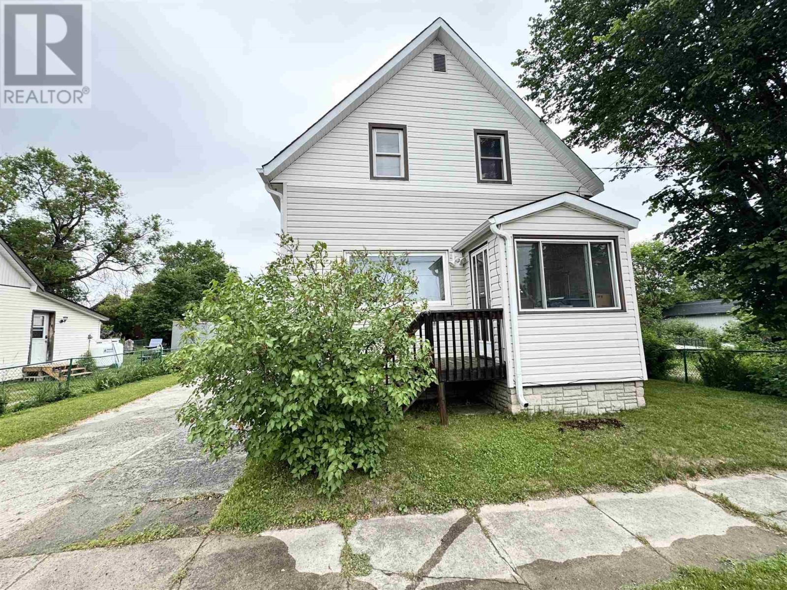 68 Lansdowne ST S - 1