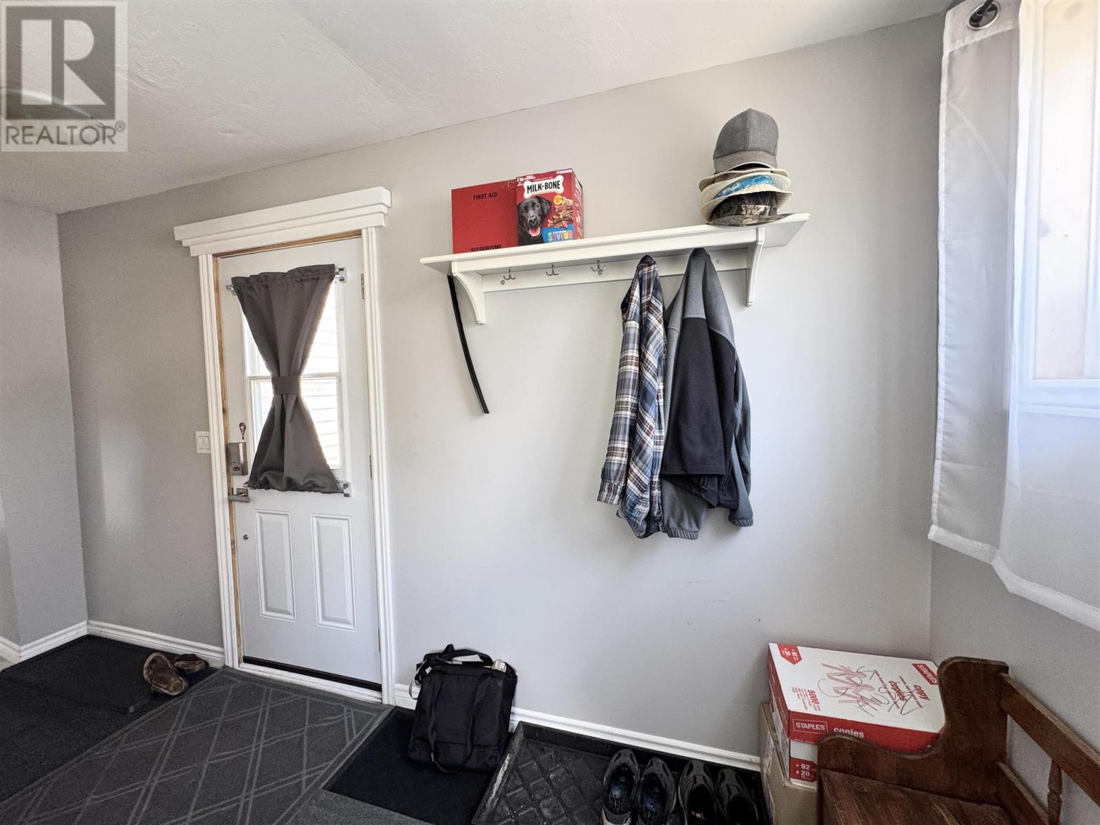 68 Lansdowne ST S - 2