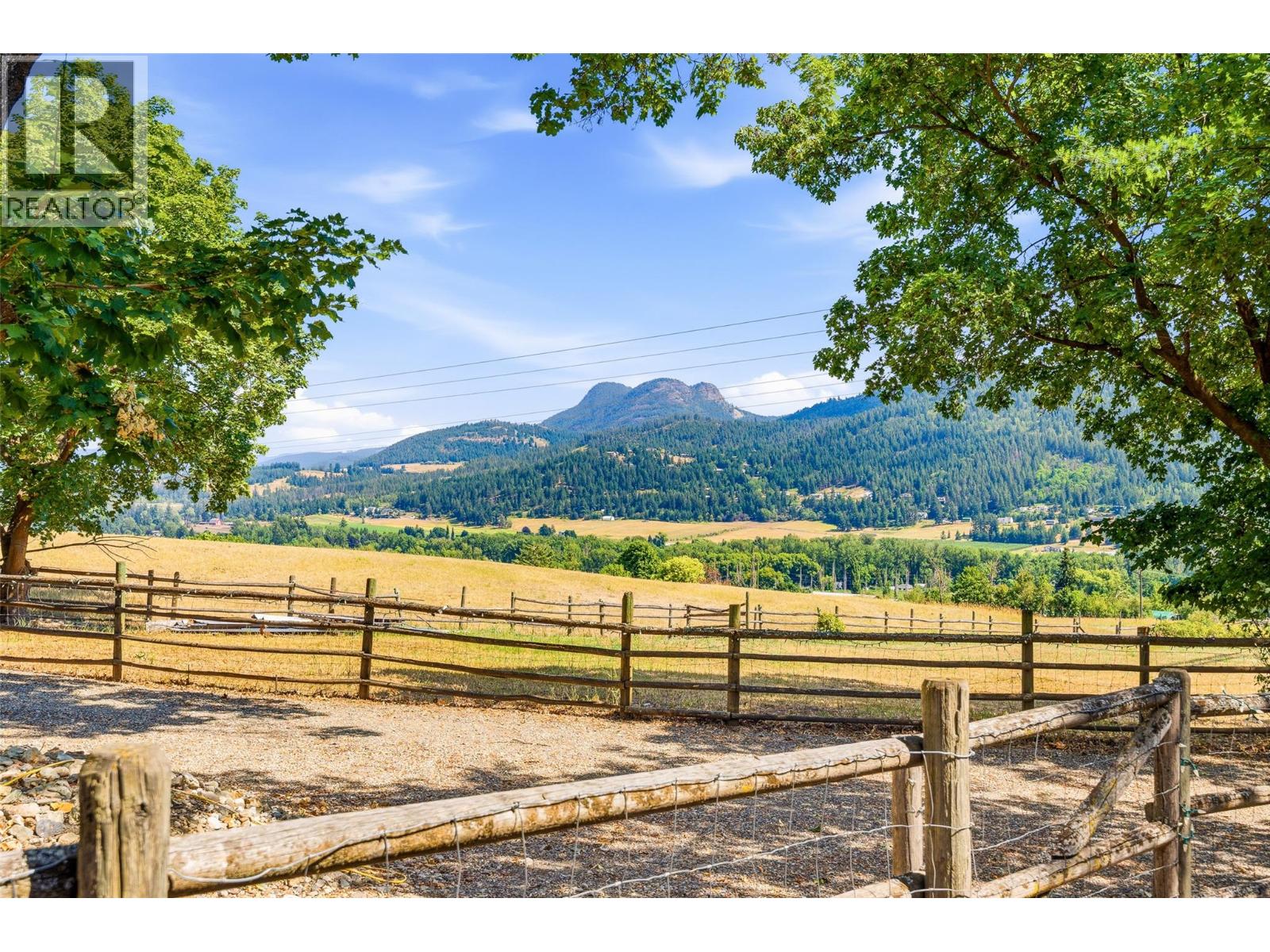 10421 Warren Road - 10