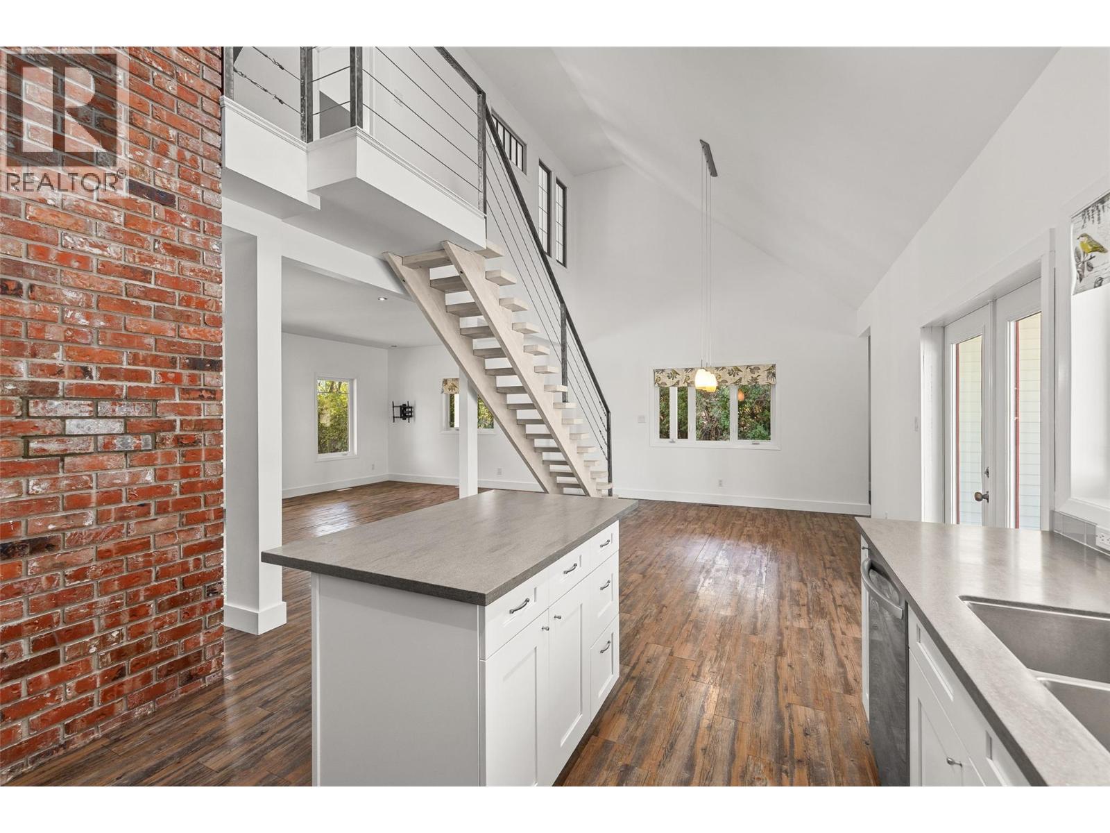 10421 Warren Road - 15