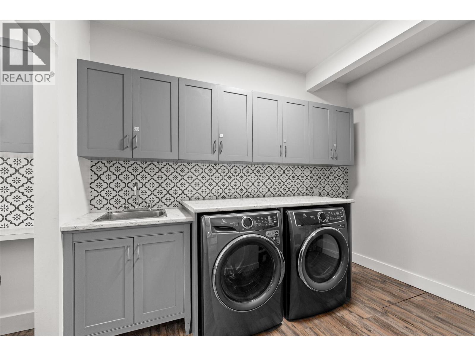 10421 Warren Road - 27