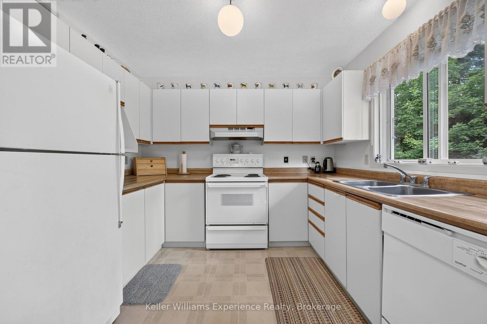 141 MEADOW HEIGHTS DRIVE - 12