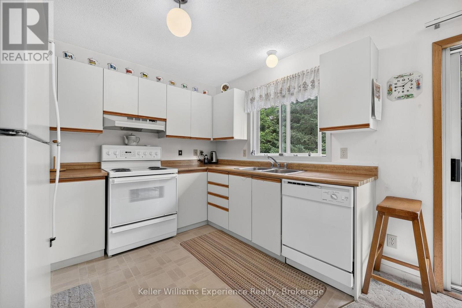 141 MEADOW HEIGHTS DRIVE - 13
