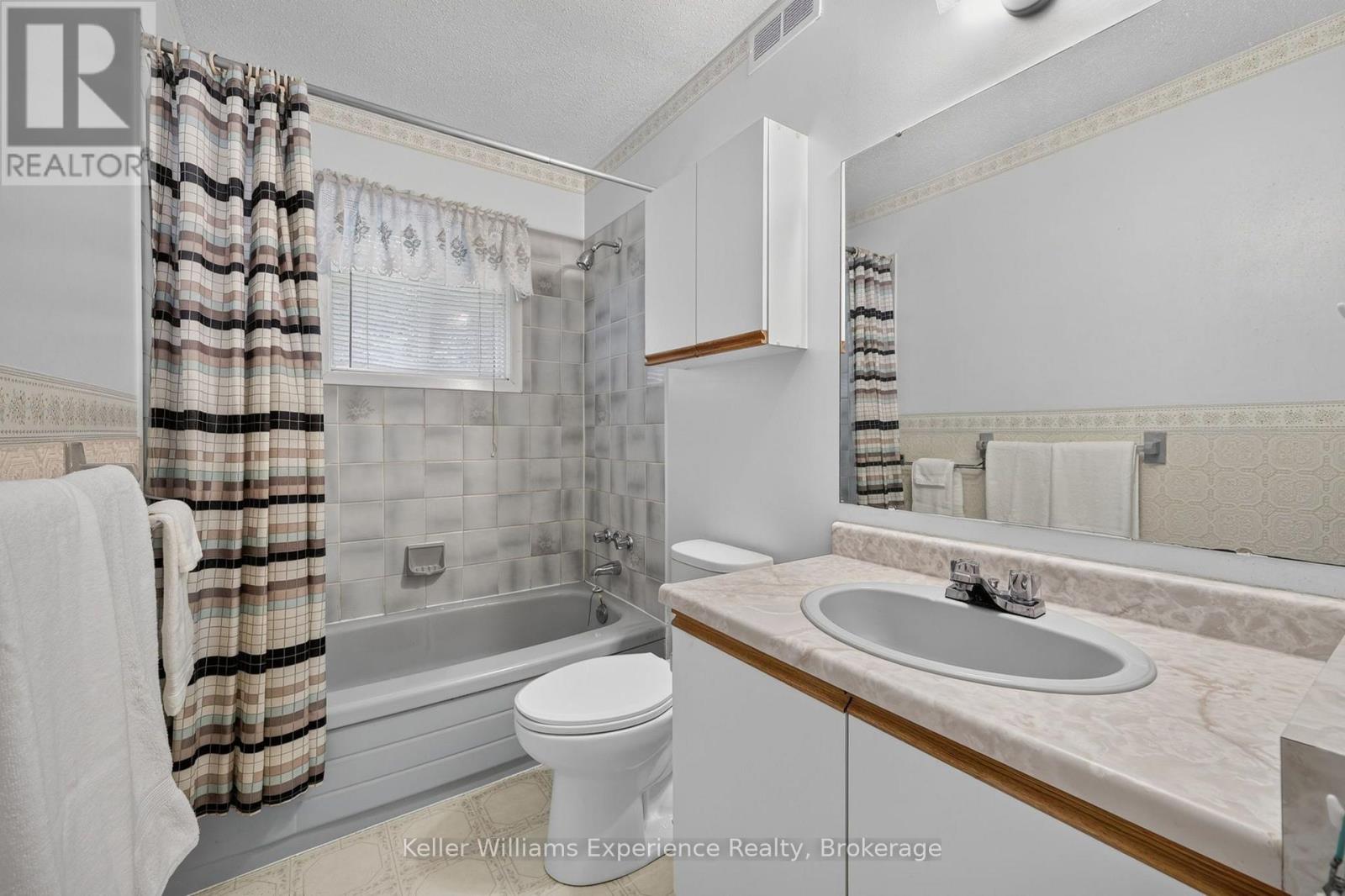 141 MEADOW HEIGHTS DRIVE - 23