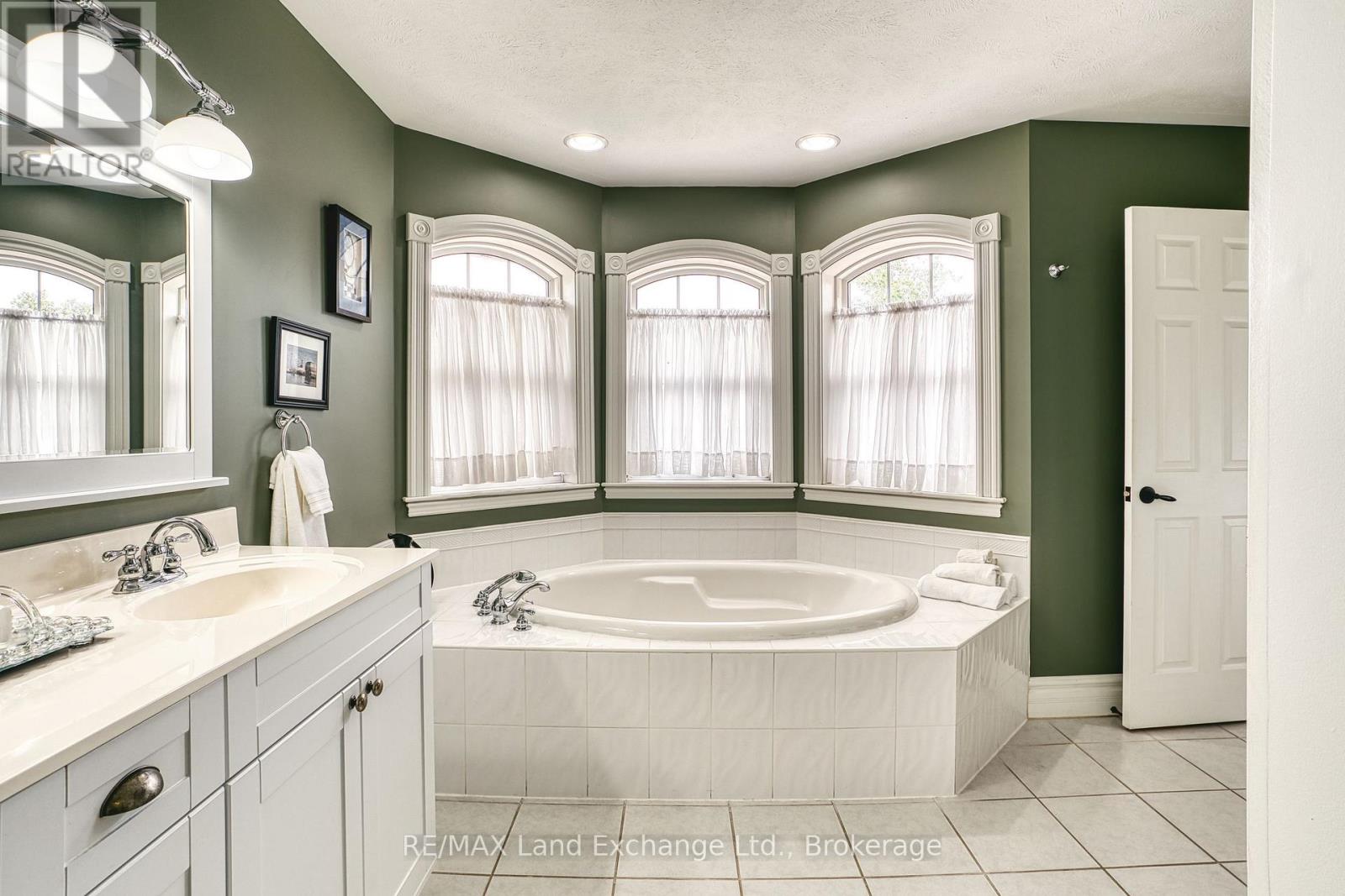 169 TRILLIUM DRIVE - Image 29