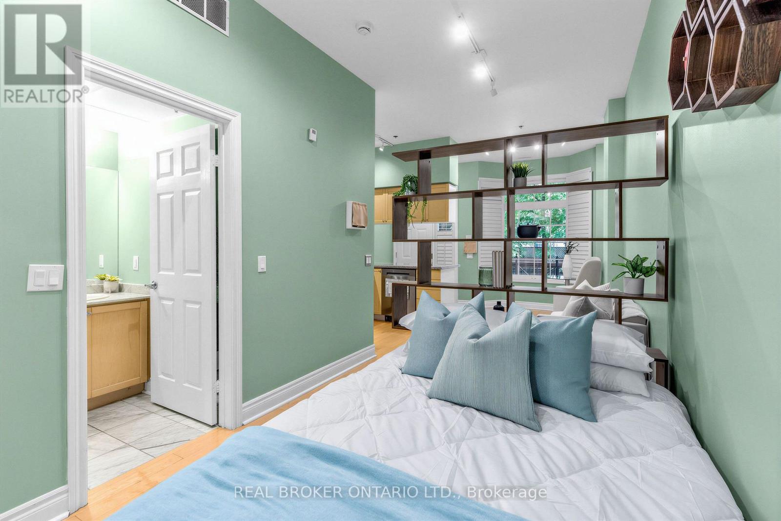 #141 71 MCCAUL STREET - 14