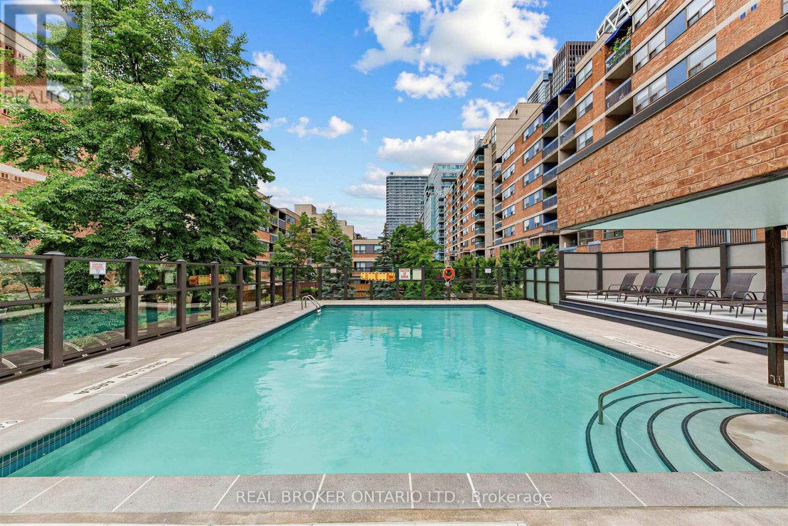 #141 71 MCCAUL STREET - 19