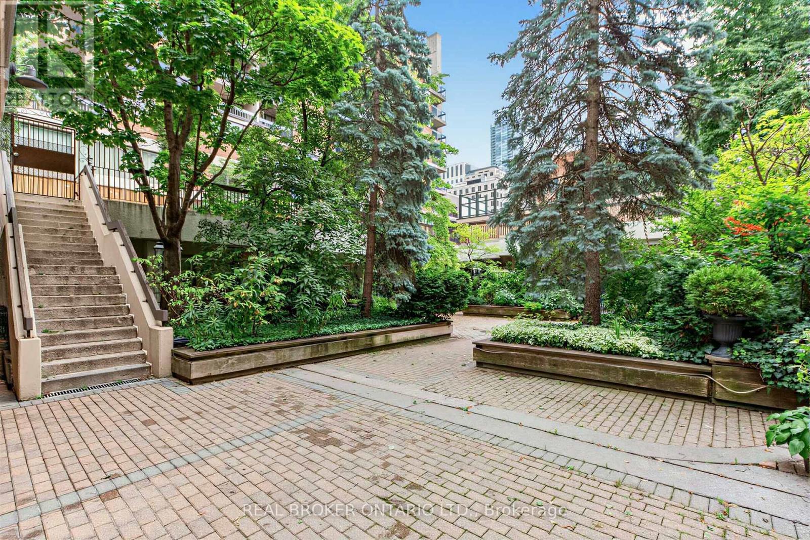 #141 71 MCCAUL STREET - 22