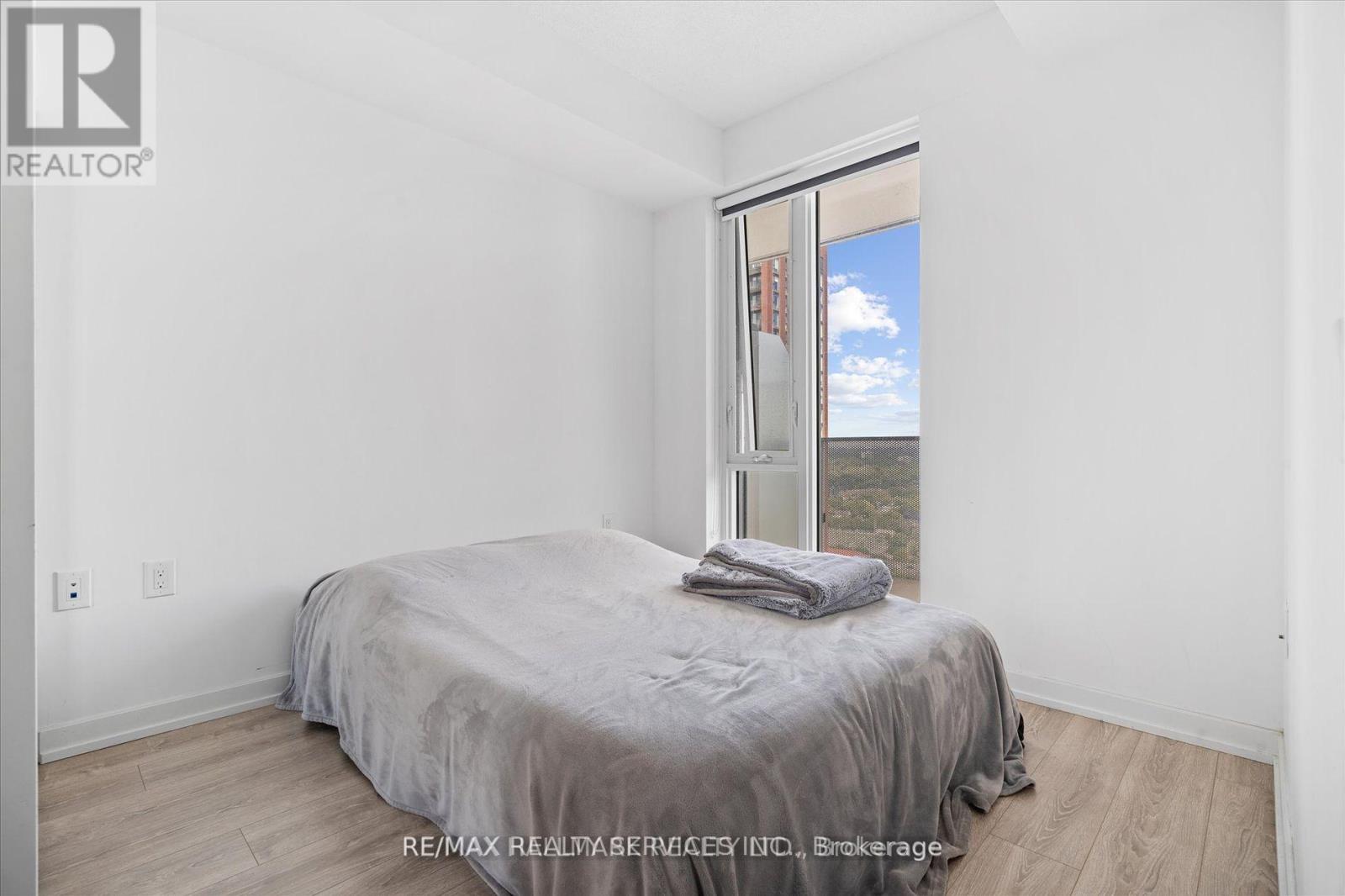#2307 20 TUBMAN AVENUE - Image 8