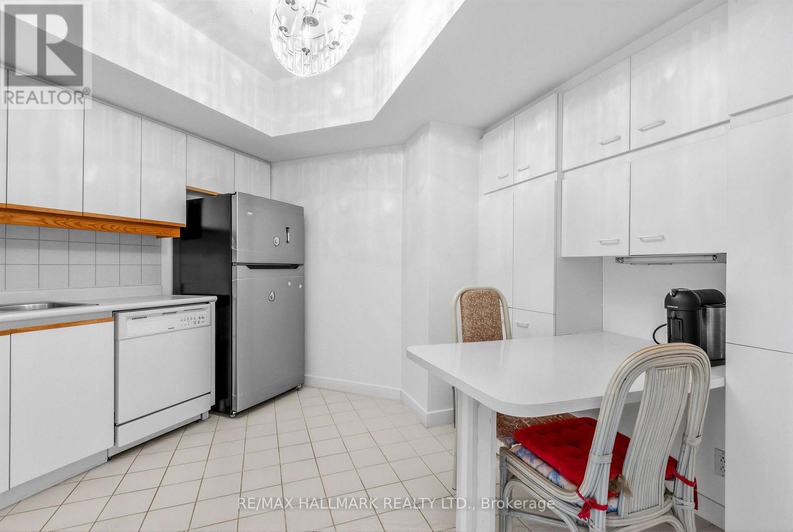 #102 3 DUPLEX AVENUE - 14