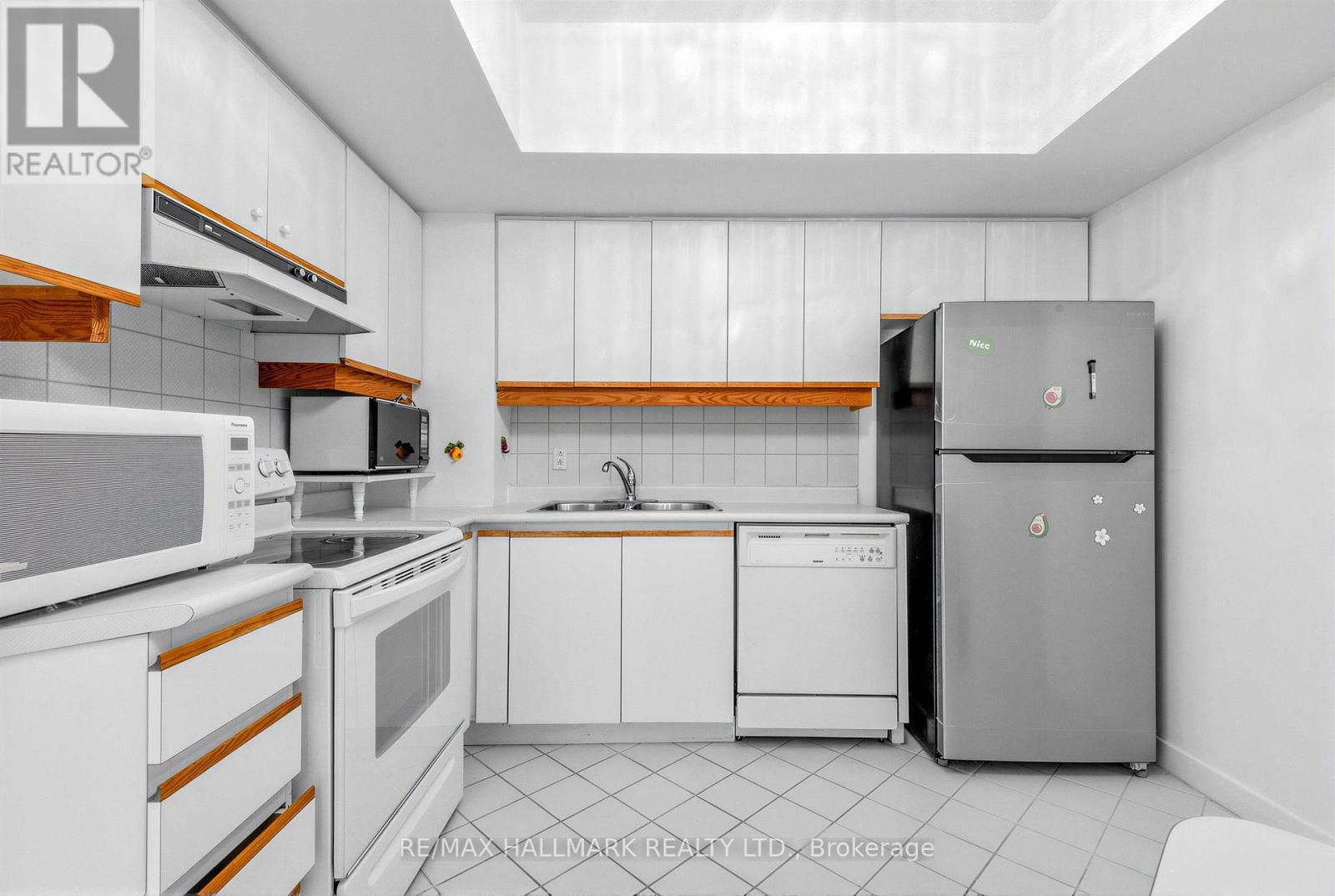 #102 3 DUPLEX AVENUE - 15