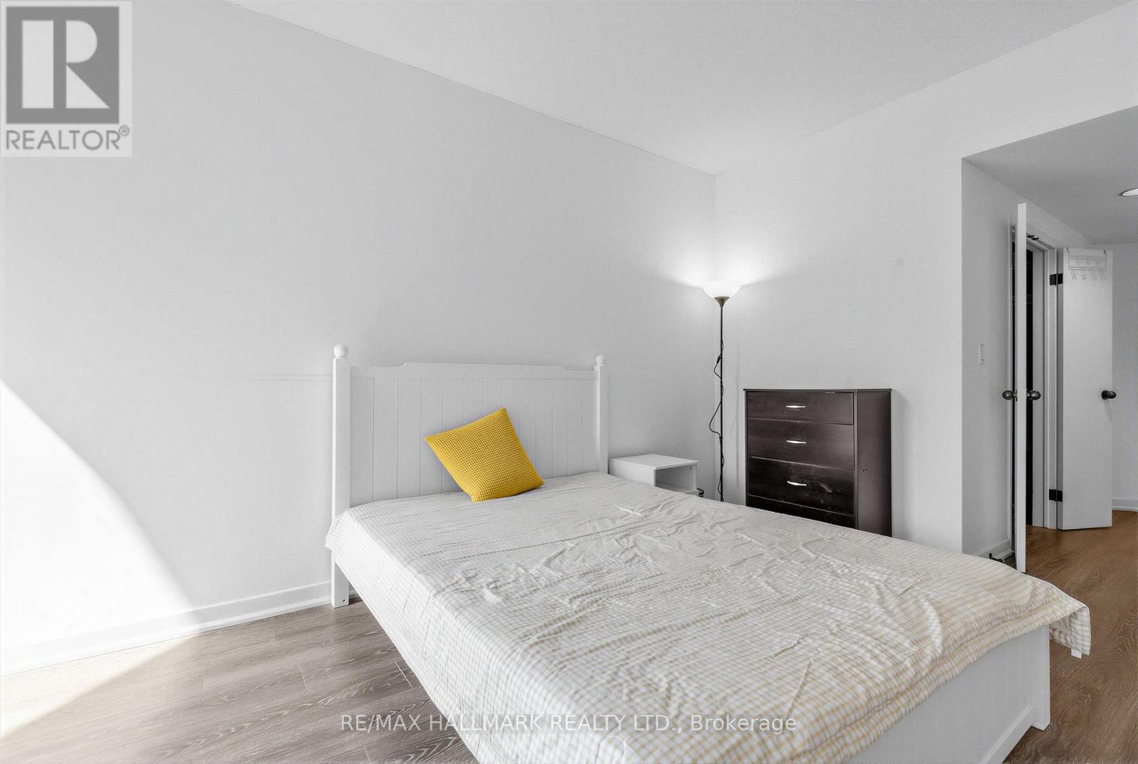 #102 3 DUPLEX AVENUE - 20