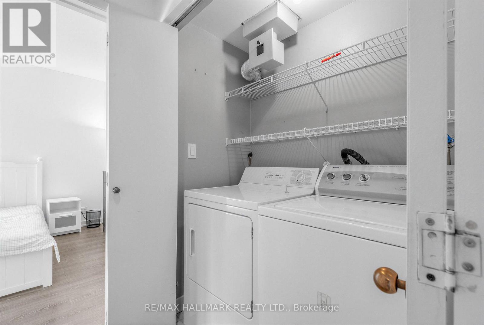 #102 3 DUPLEX AVENUE - 24