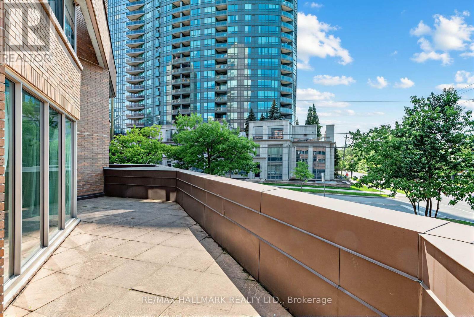 #102 3 DUPLEX AVENUE - 26