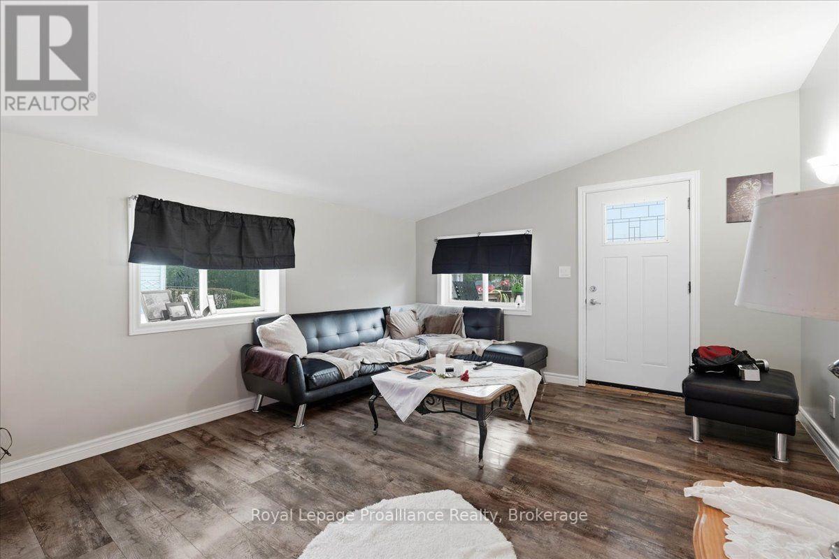16 GRAHAM STREET - 14