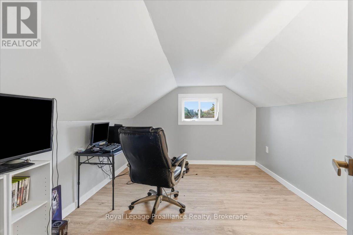 16 GRAHAM STREET - 23