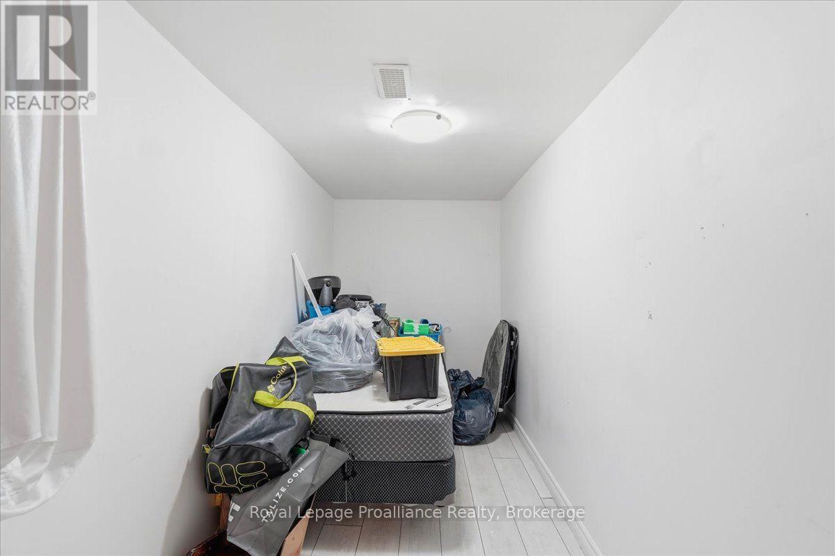 16 GRAHAM STREET - 9
