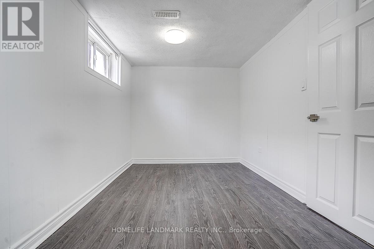 572 PHARMACY AVENUE - 27