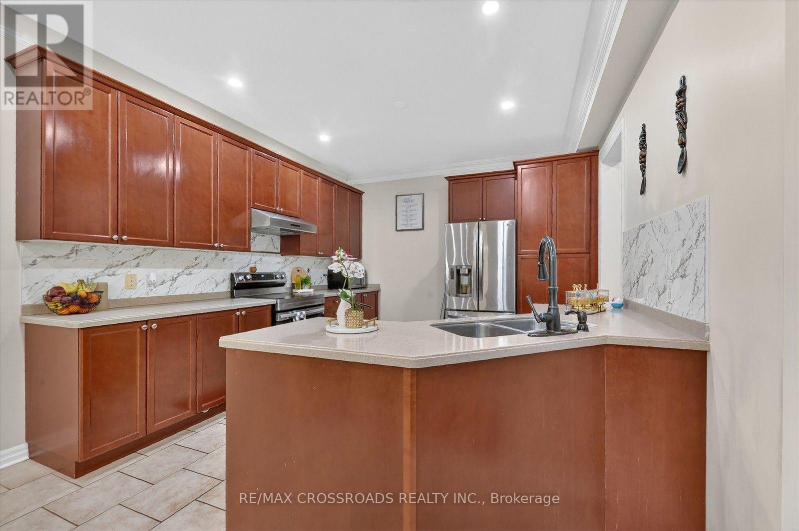1626 CHILLIWACK STREET - 13