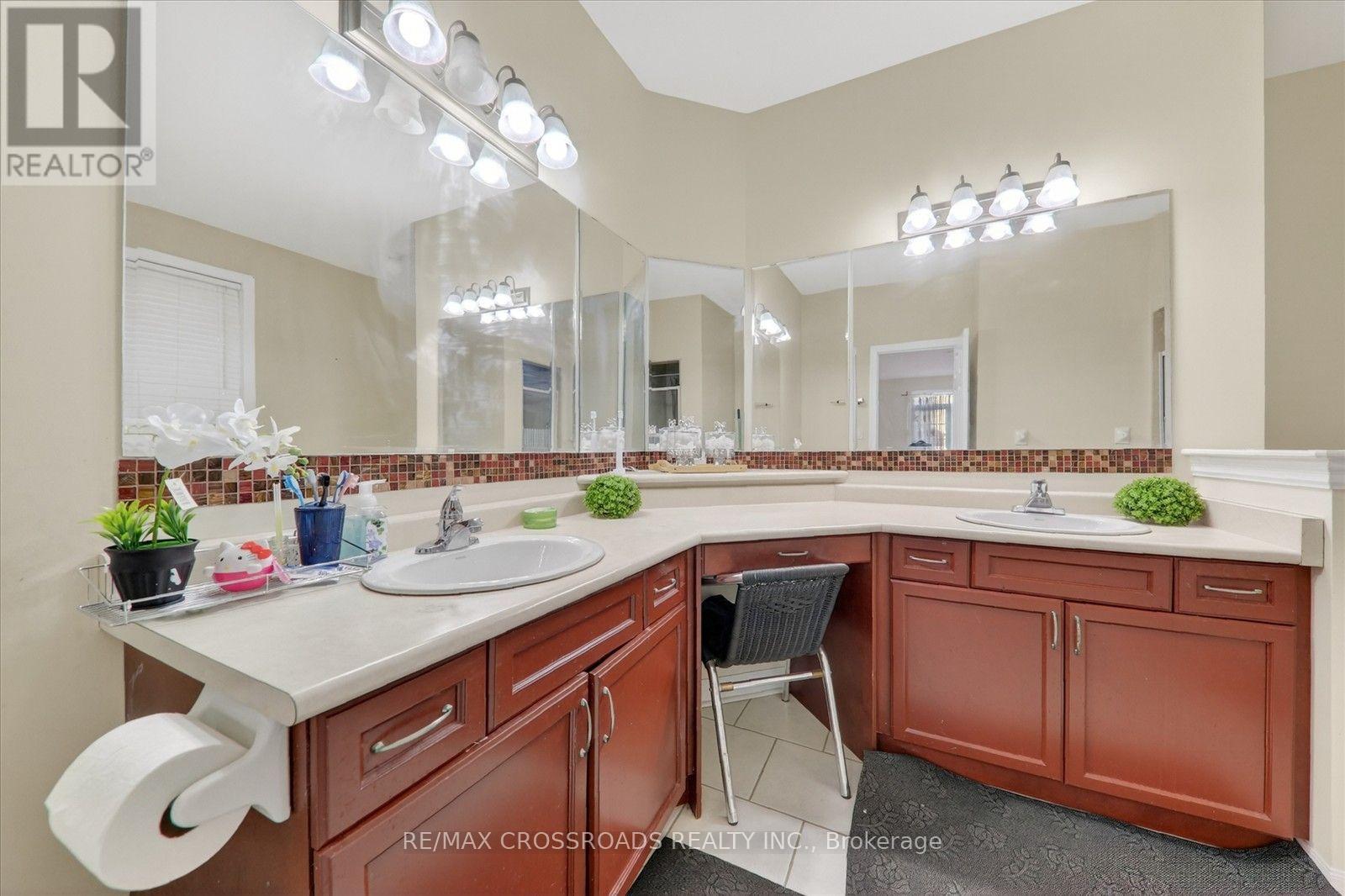 1626 CHILLIWACK STREET - 17