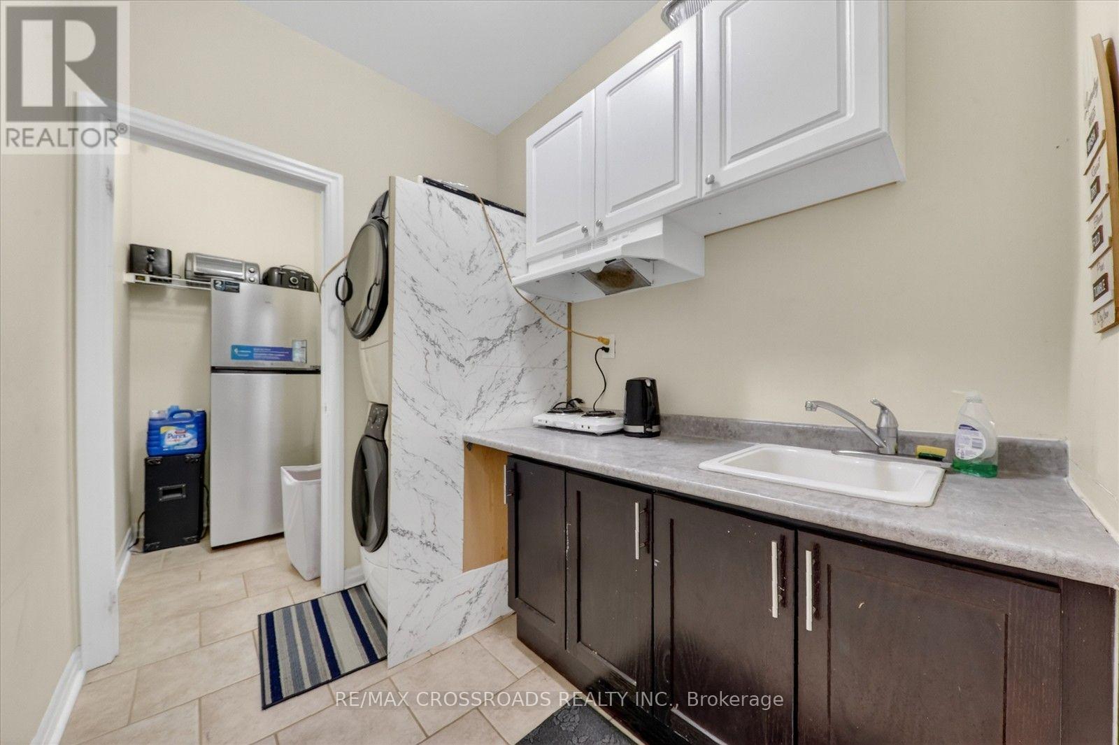1626 CHILLIWACK STREET - 19