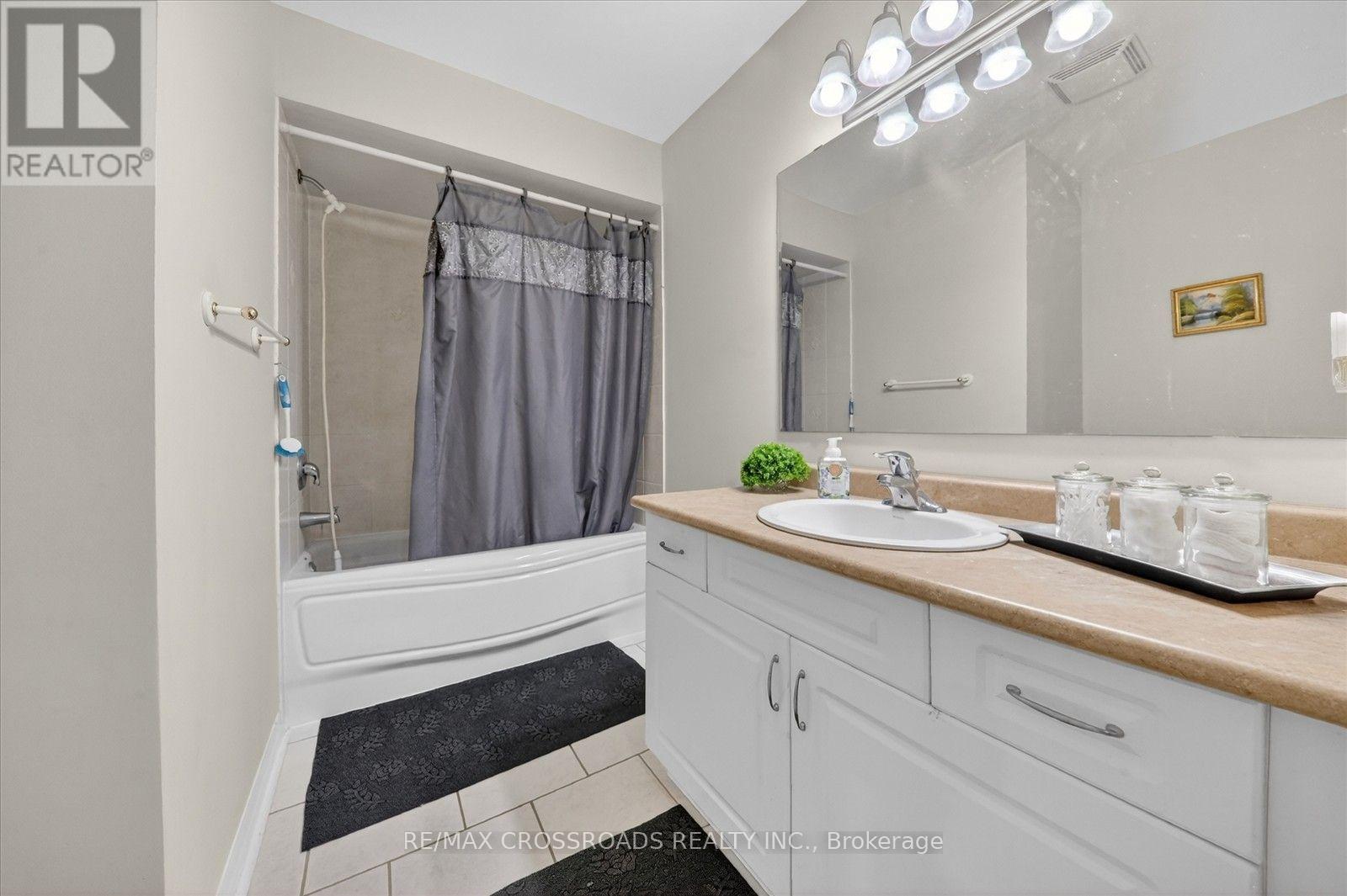 1626 CHILLIWACK STREET - 24