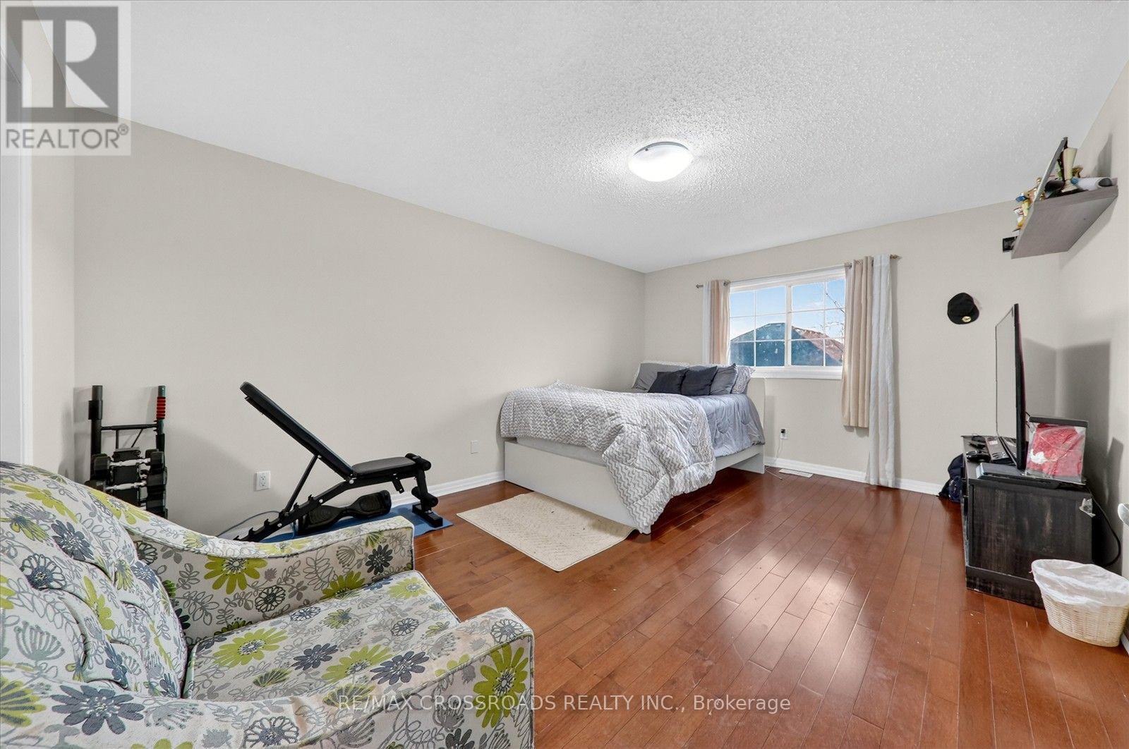 1626 CHILLIWACK STREET - 25