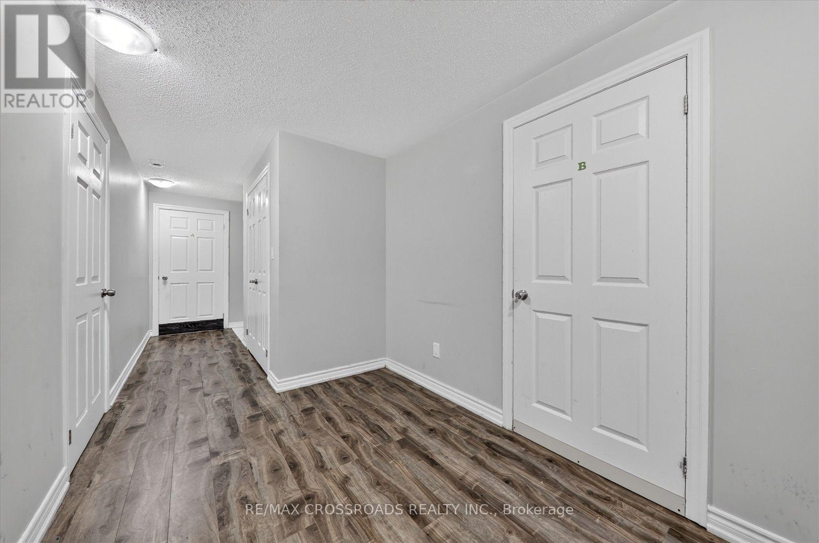 1626 CHILLIWACK STREET - 27