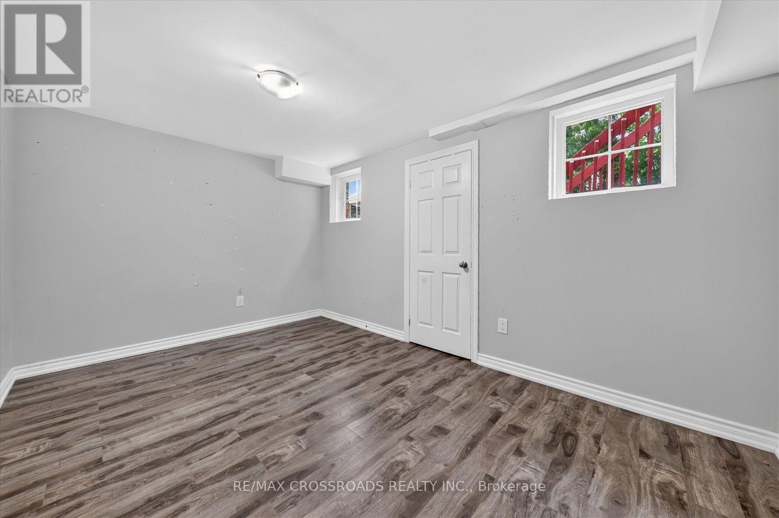 1626 CHILLIWACK STREET - 36