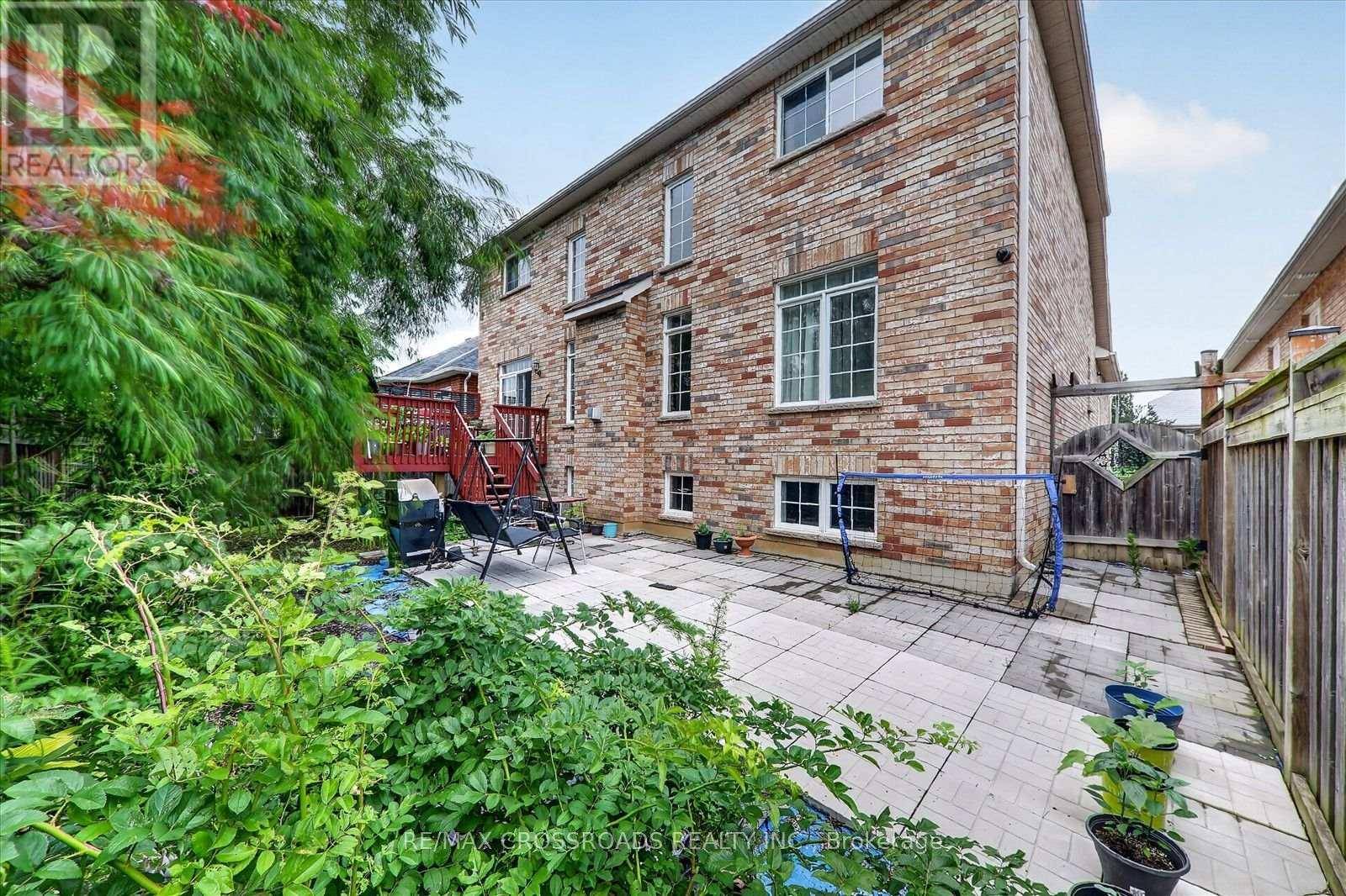 1626 CHILLIWACK STREET - 44