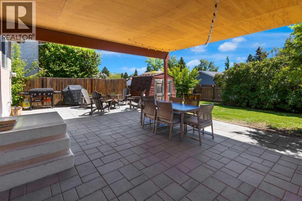 2 Crocus Crescent - 33