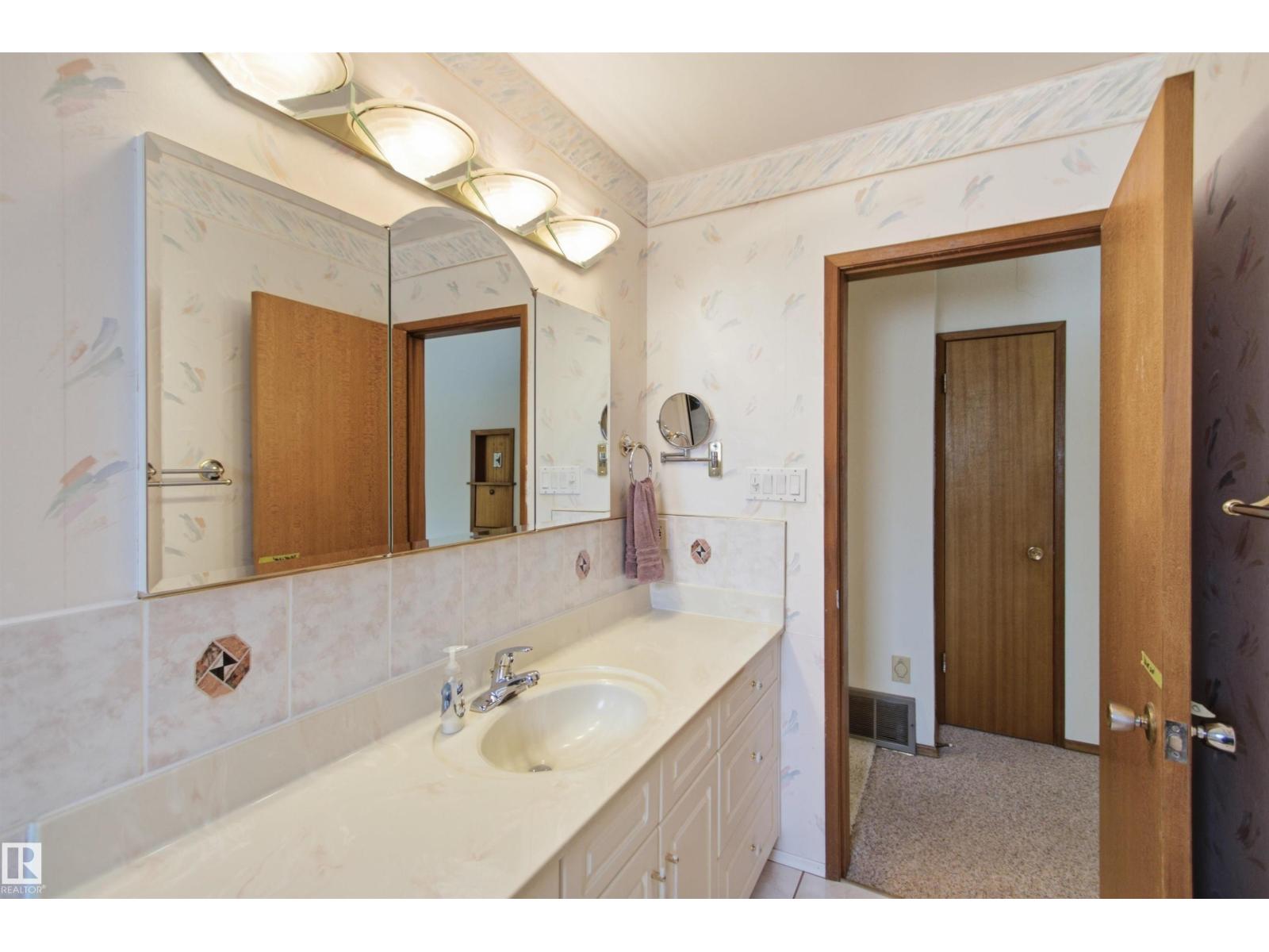 11548 41 AV NW NW - 26