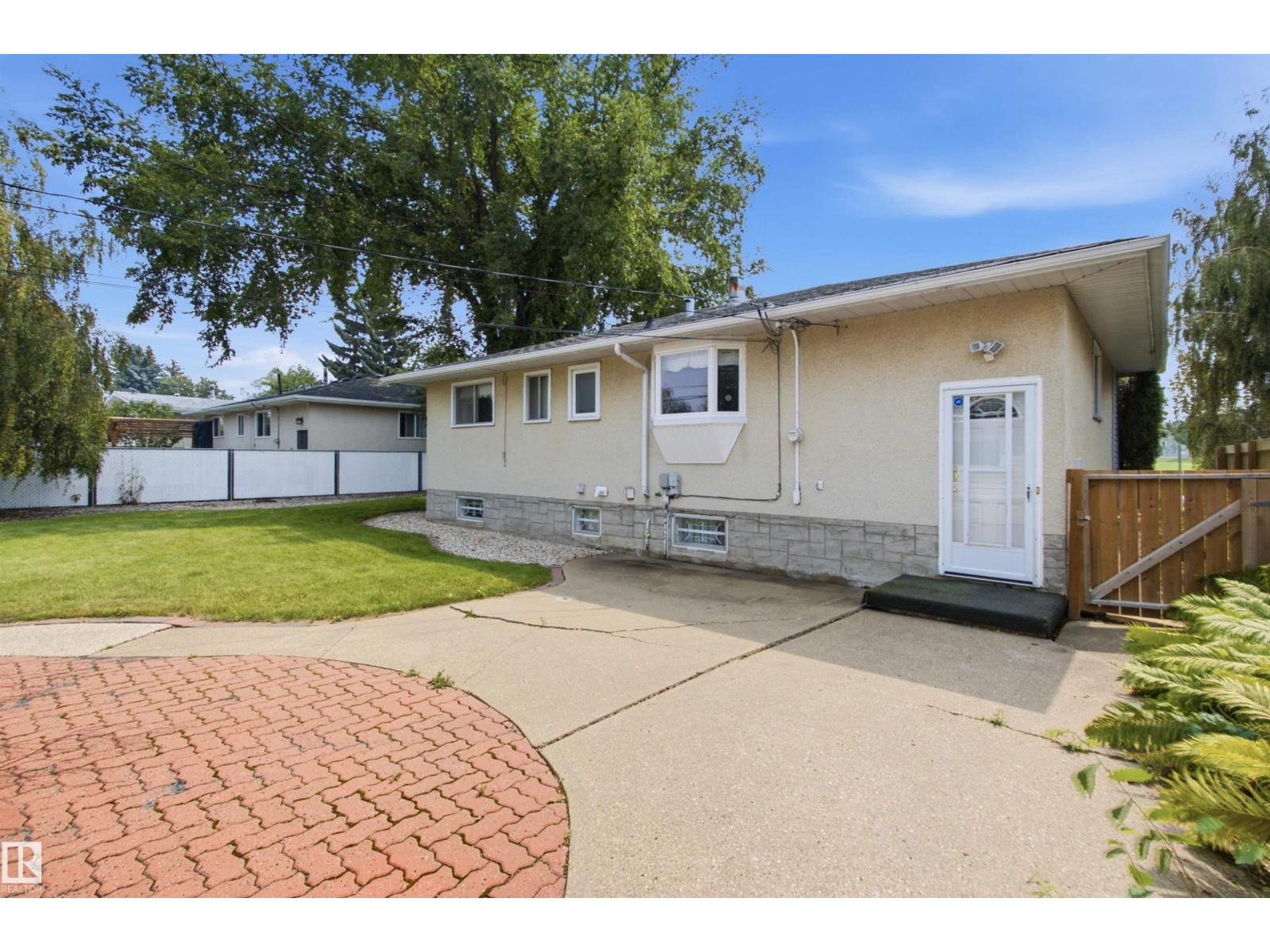 11548 41 AV NW NW - 40