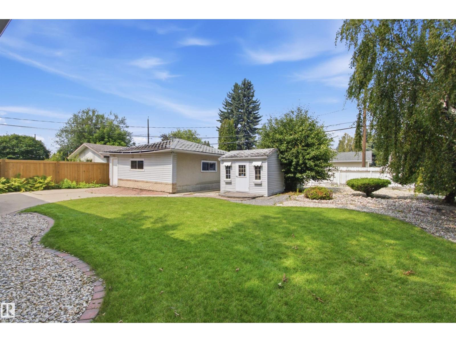 11548 41 AV NW NW - 44