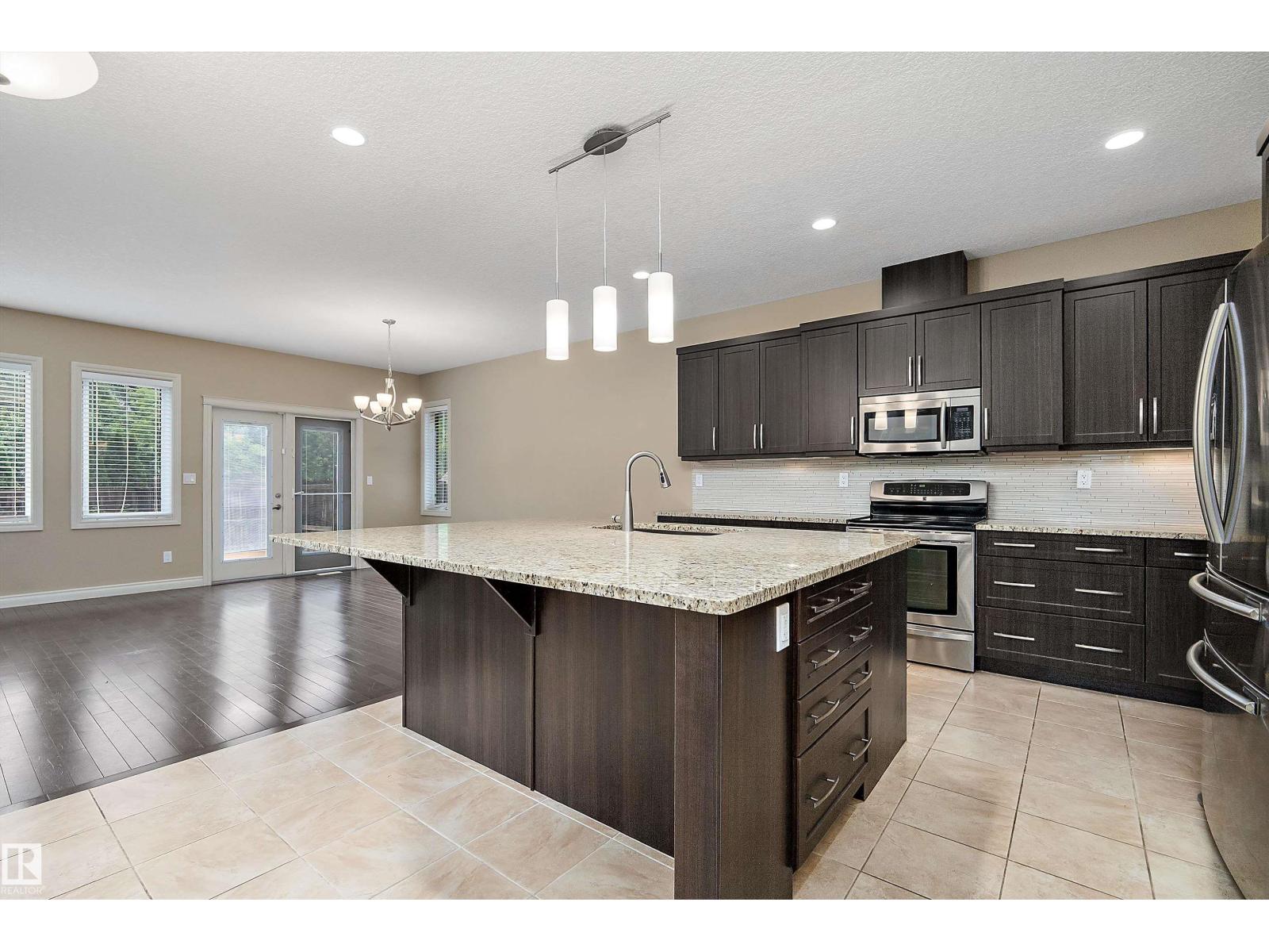 11203 72 AV NW - 10