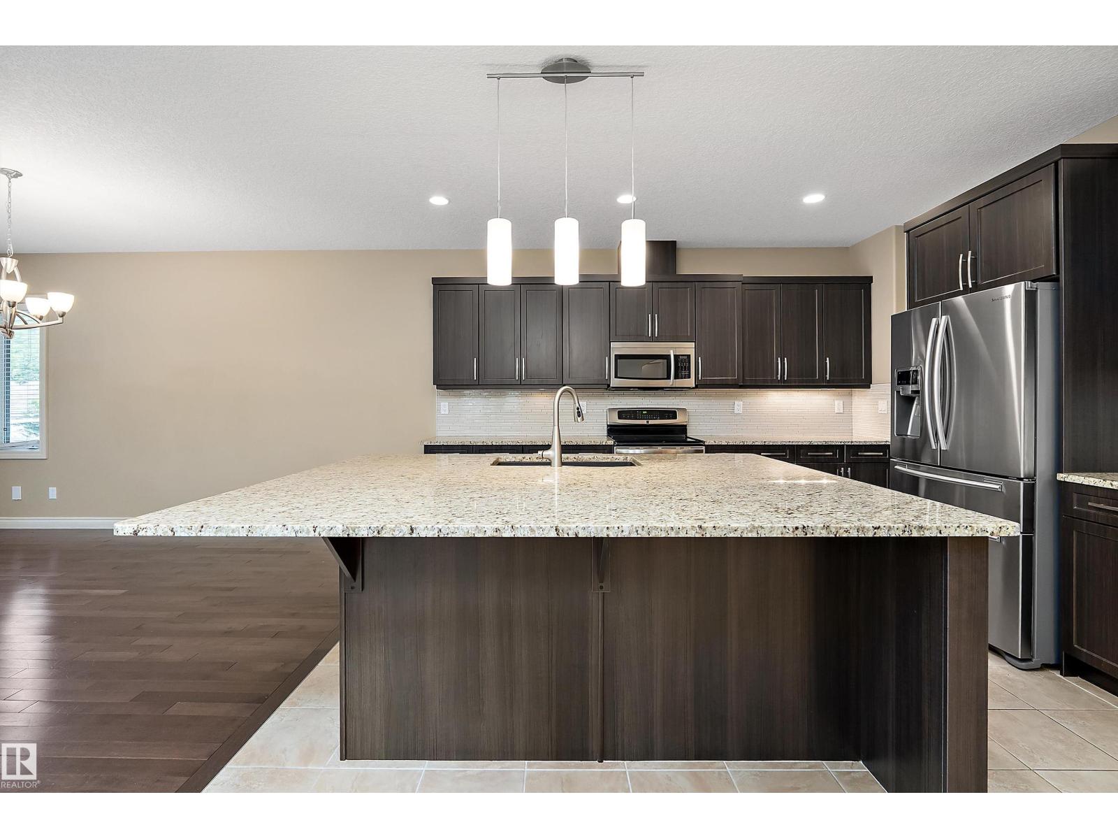 11203 72 AV NW - 11