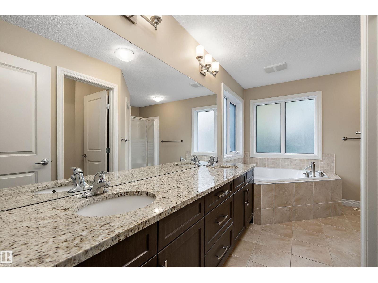 11203 72 AV NW - 23