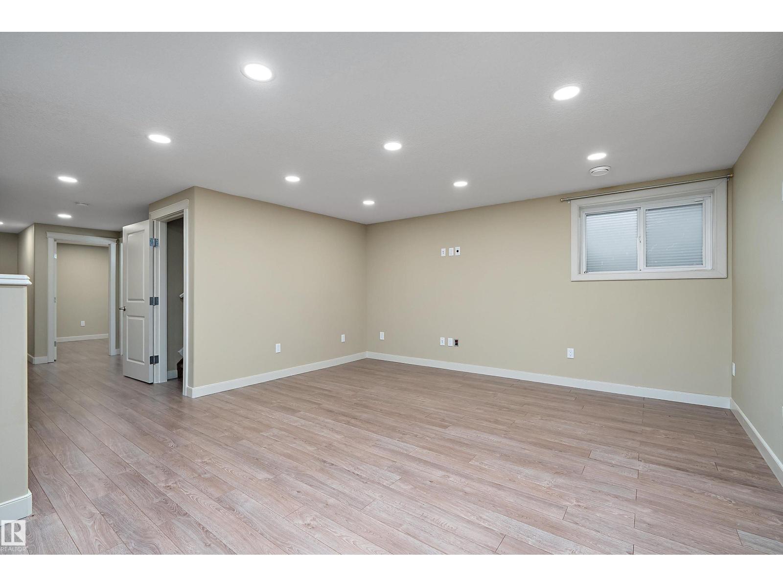 11203 72 AV NW - 35
