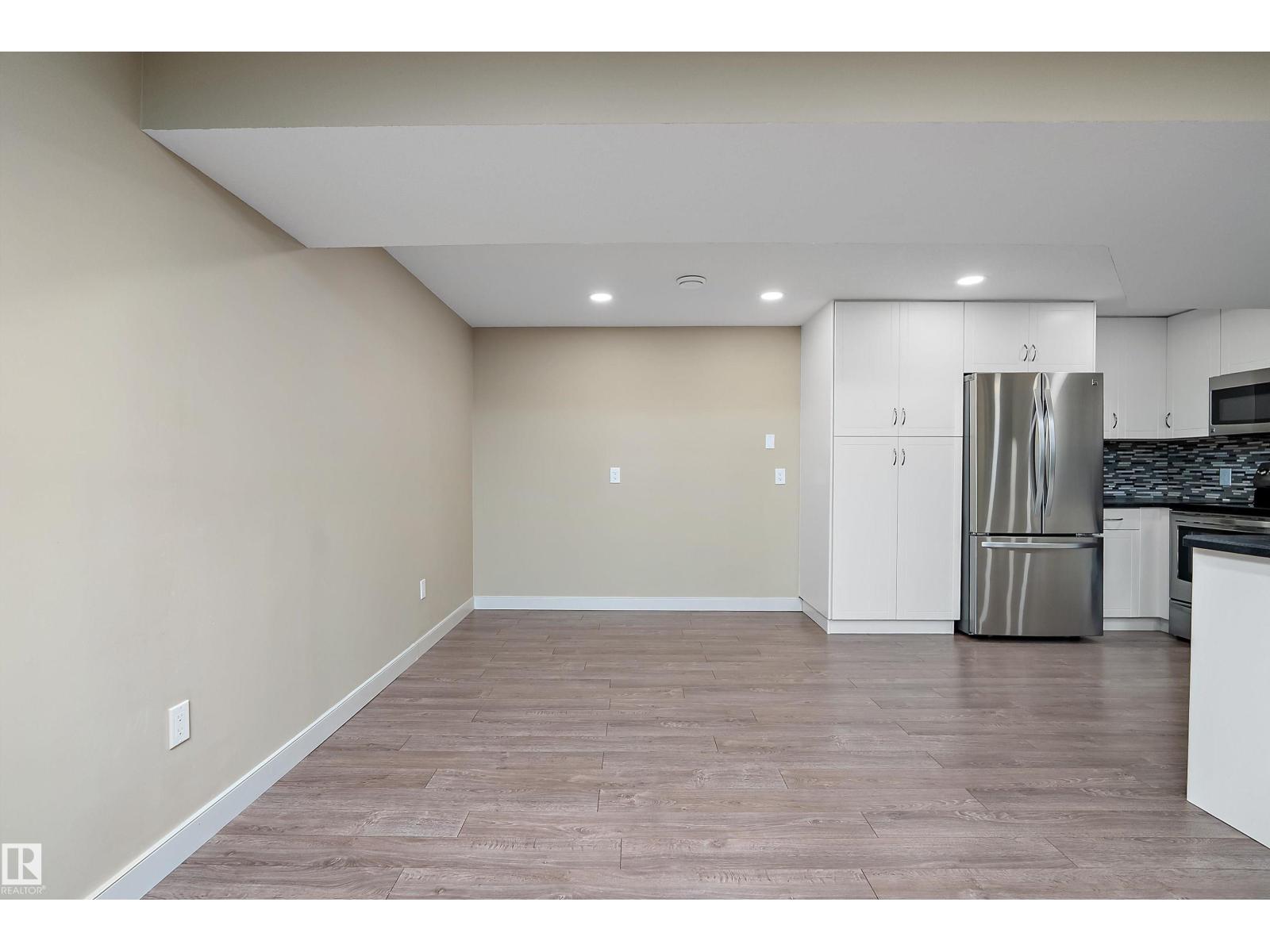 11203 72 AV NW - 36