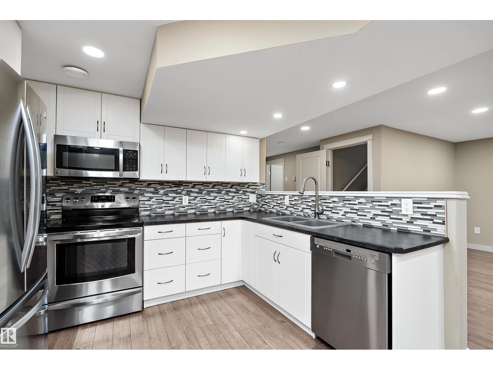 11203 72 AV NW - 39