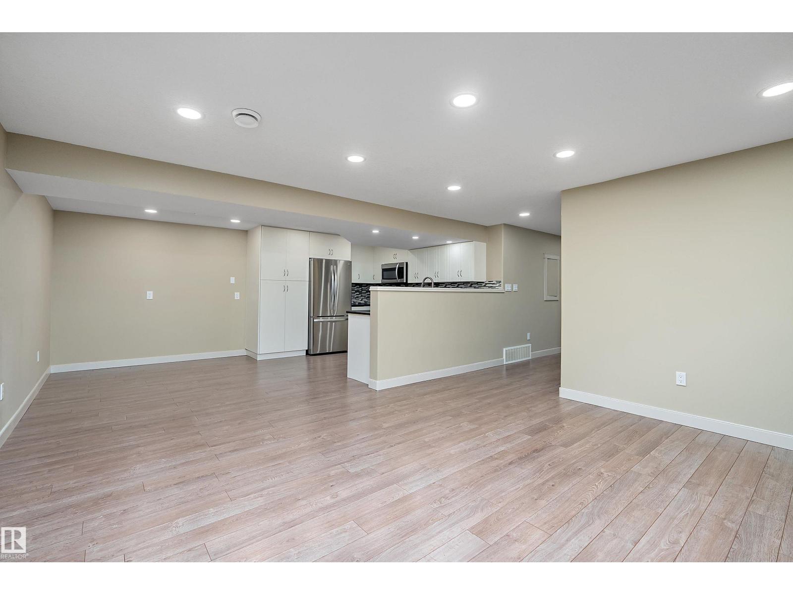 11203 72 AV NW - 42